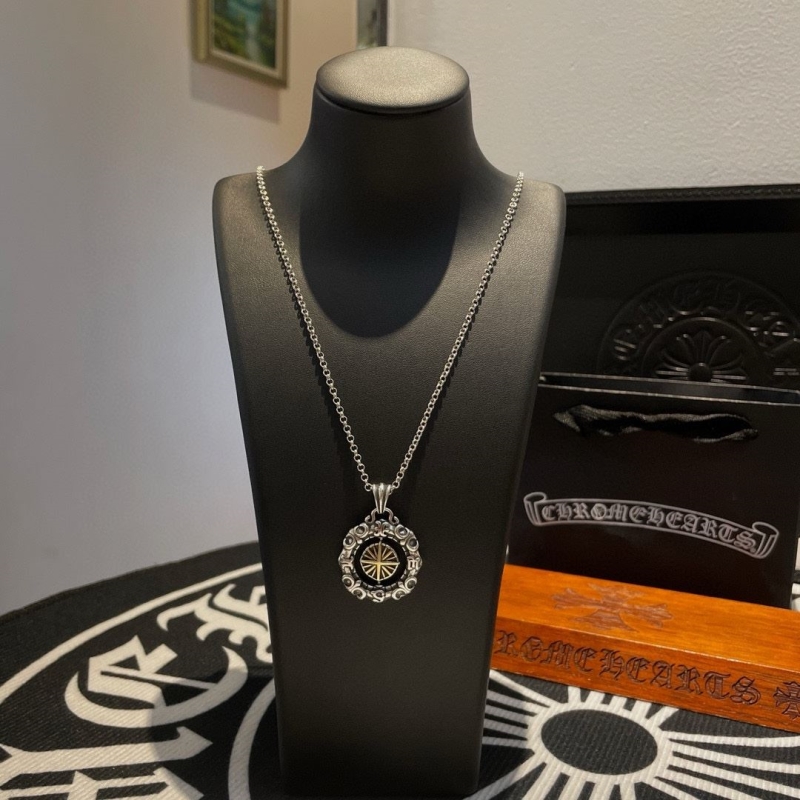 Ch**me He**ts necklaces